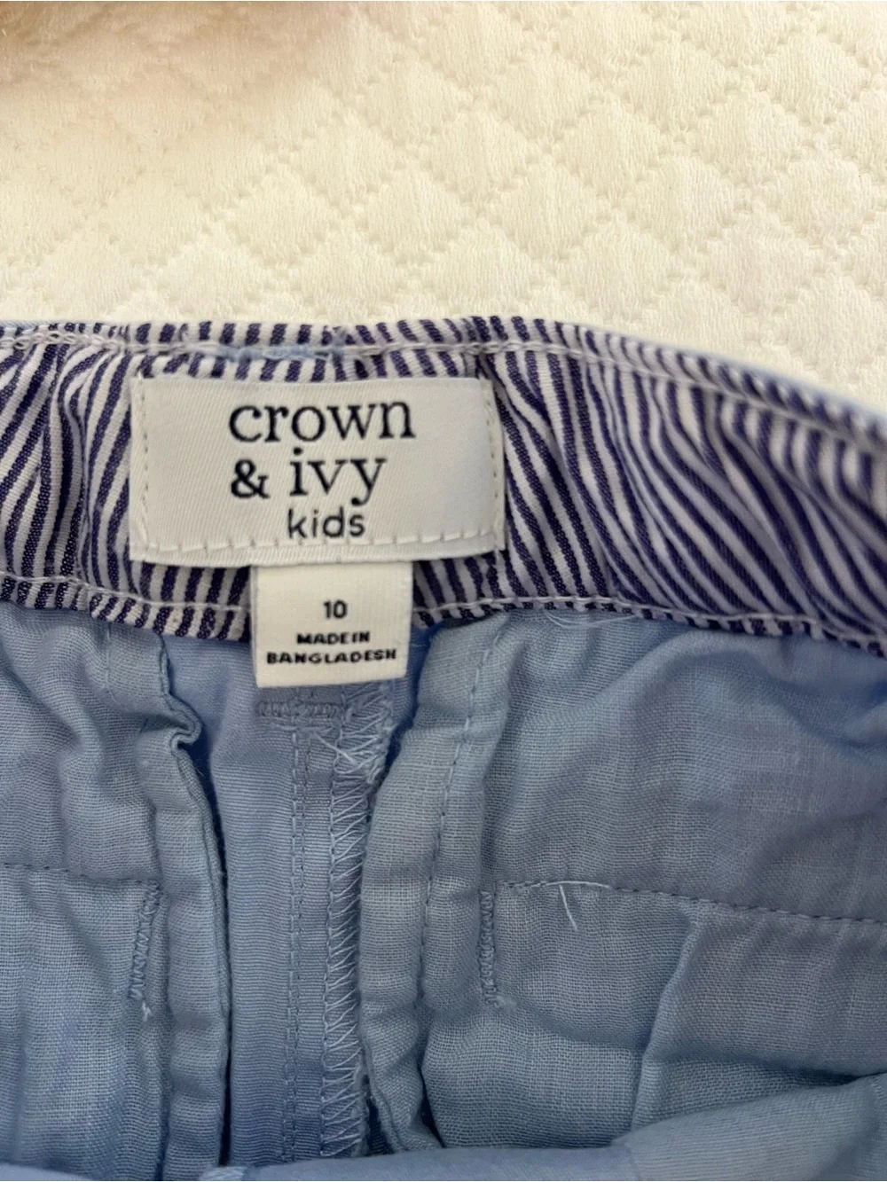 Crown and Ivy Scallop Hem Twill Shorts